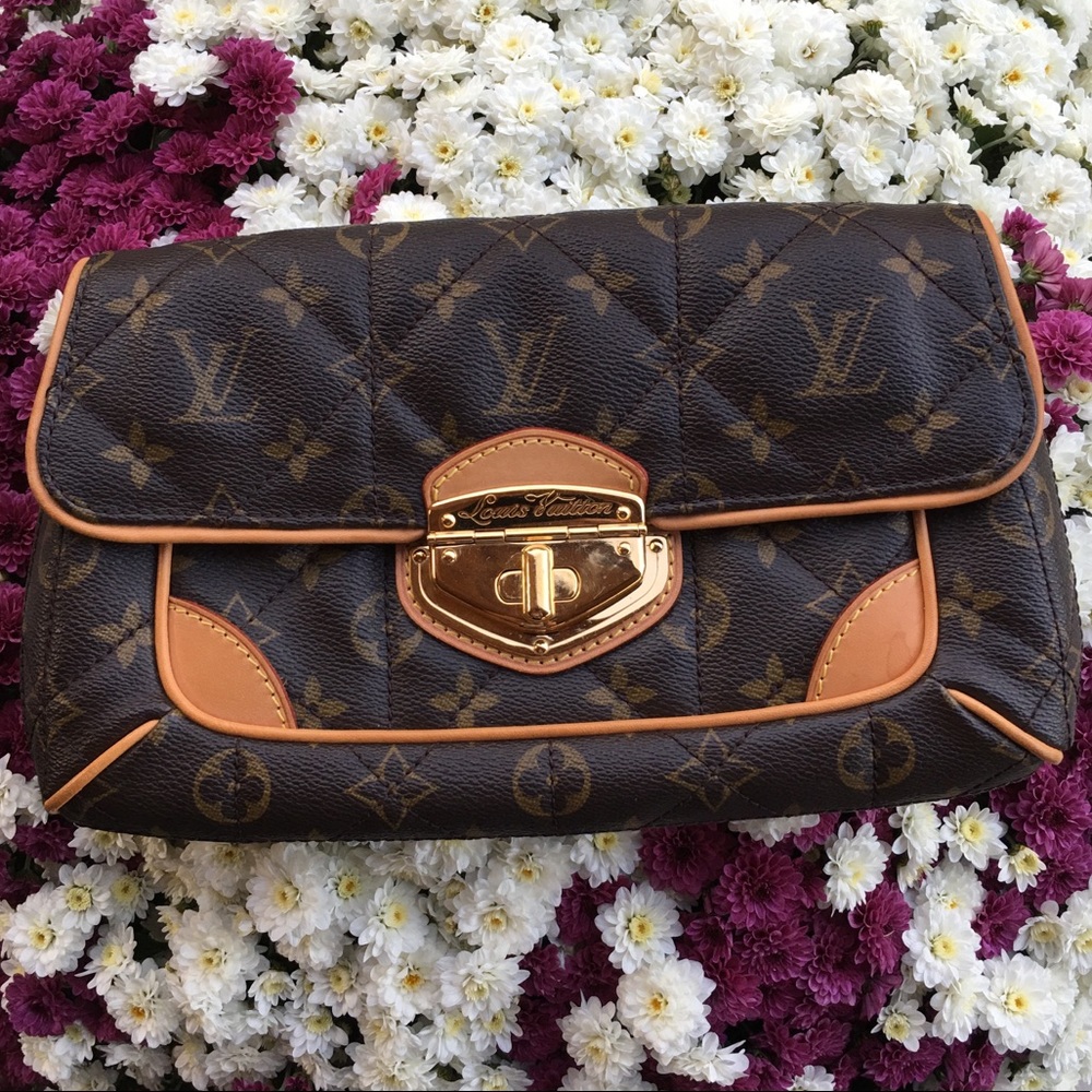 Louis Vuitton etoile clutch